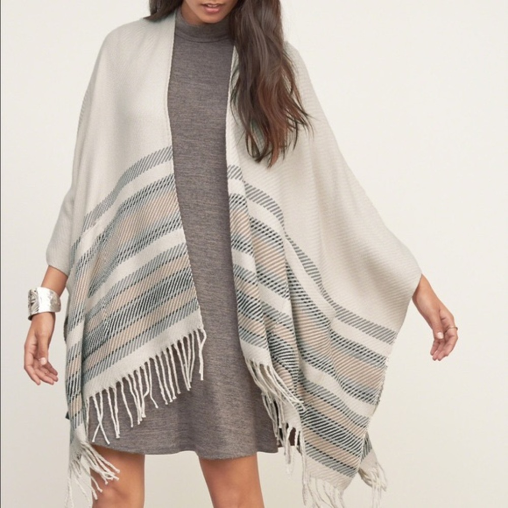 AMERCROMBIE & Fitch Poncho Blanket Cardigan